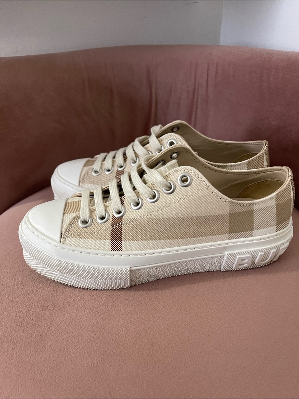 Burberry beige check sneakers